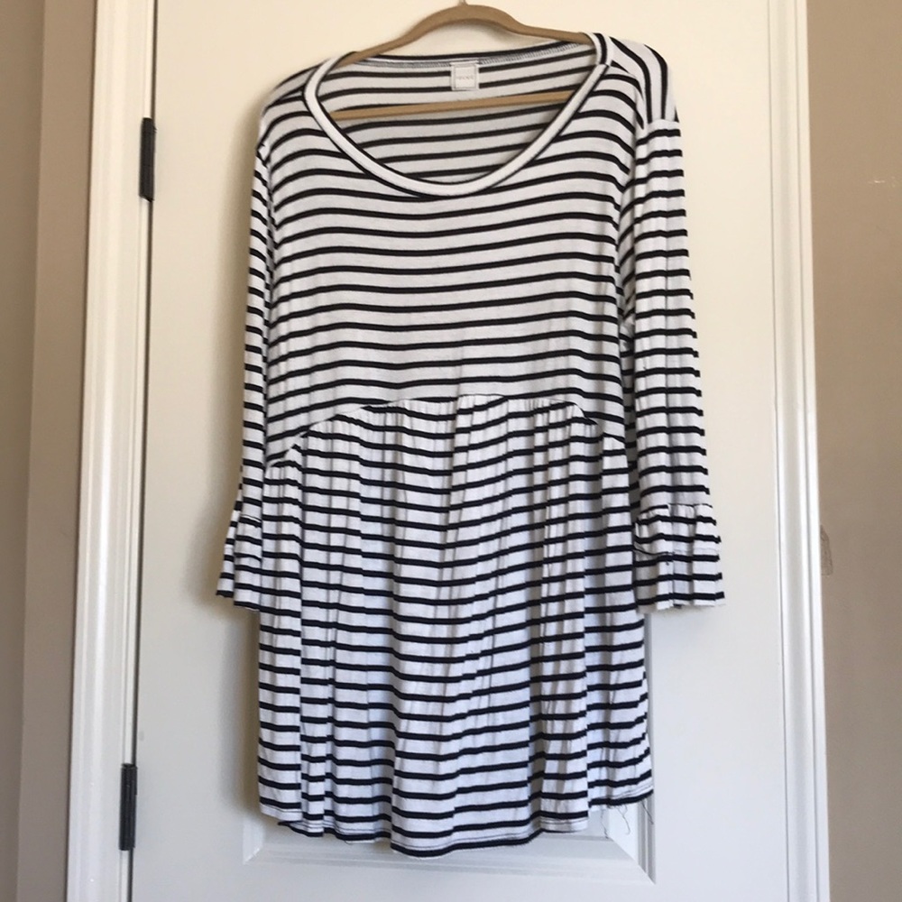 Black and white stripe tunic with ruffle sleeves